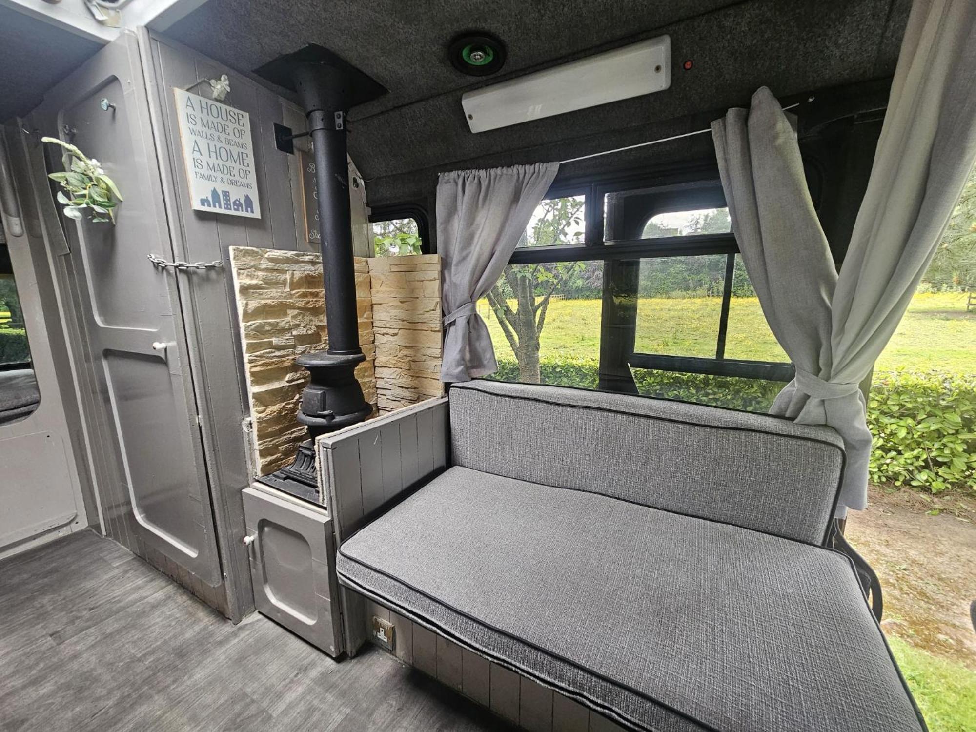都柏林 Retro Camper Hire酒店 外观 照片